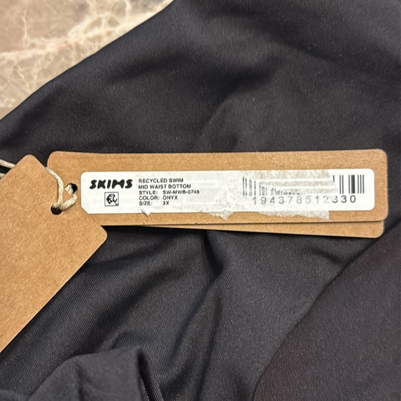 SKIMS SIGNATURE SWIM MID WAIST BOTTOM - Picture 11 of 12